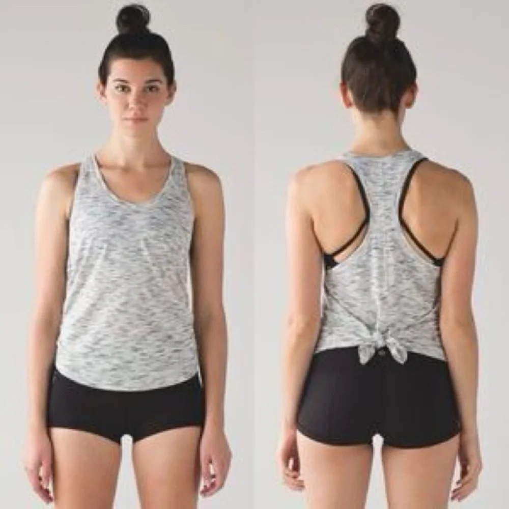 LULULEMON Salute the Sun Light Gray Racerback Tank Top w Vented Back